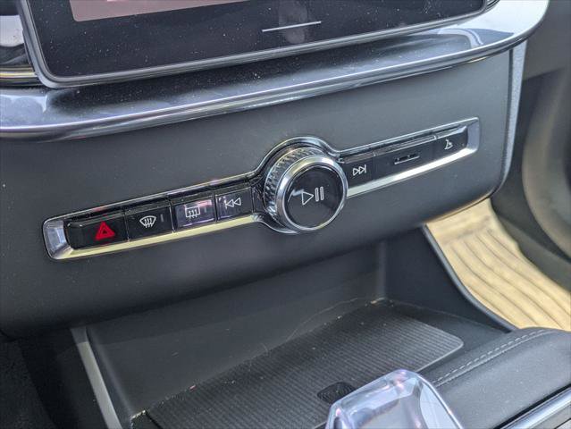 Used 2025 Volvo XC90 T8 Ultra w/ Protection Package Premier image 20