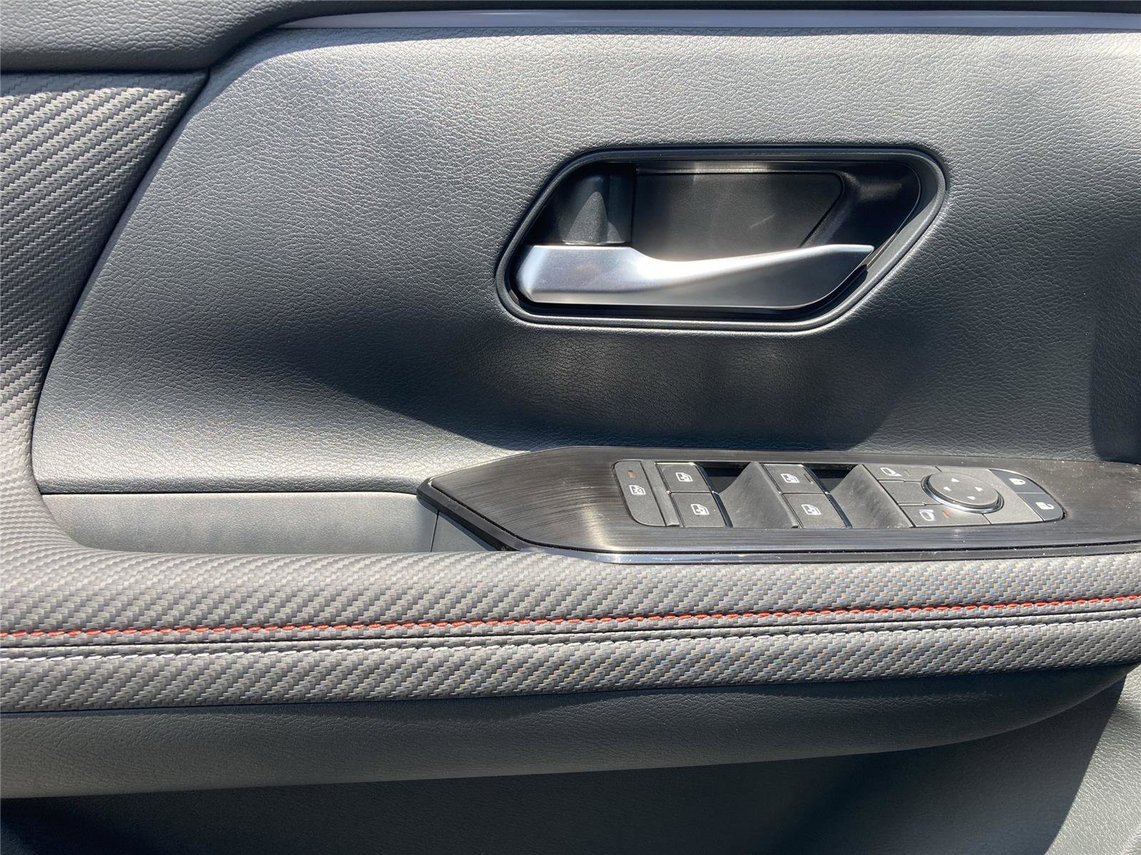 New 2025 Nissan Kicks SR image 31