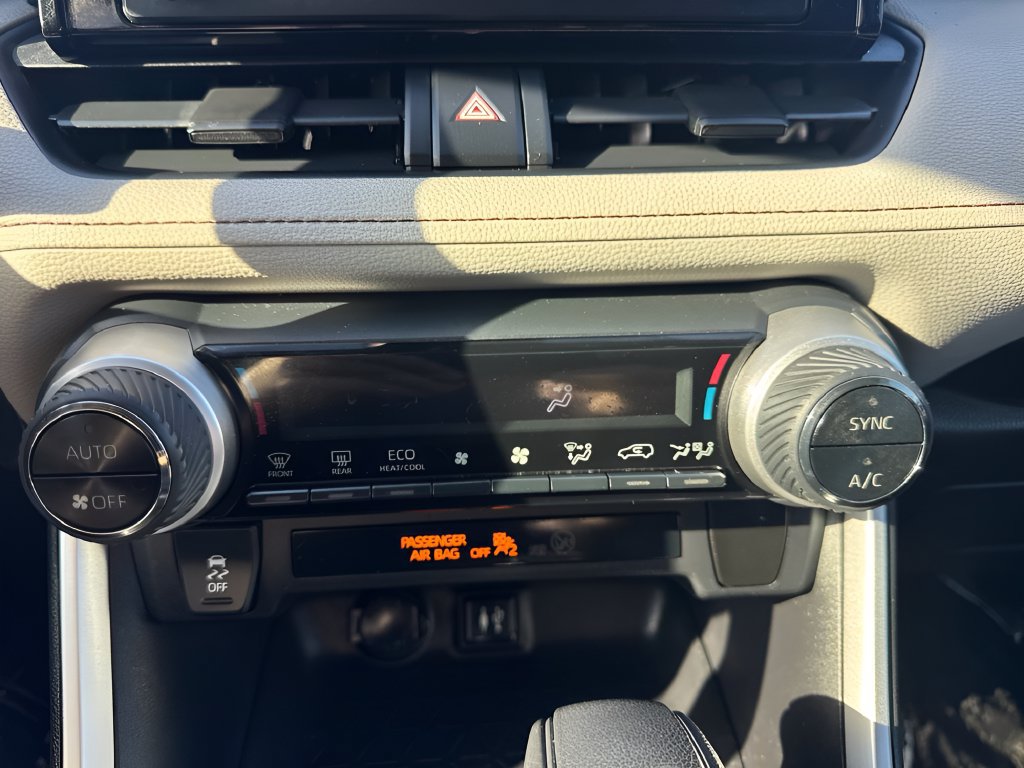 Used 2019 Toyota RAV4 XLE FWD image 18
