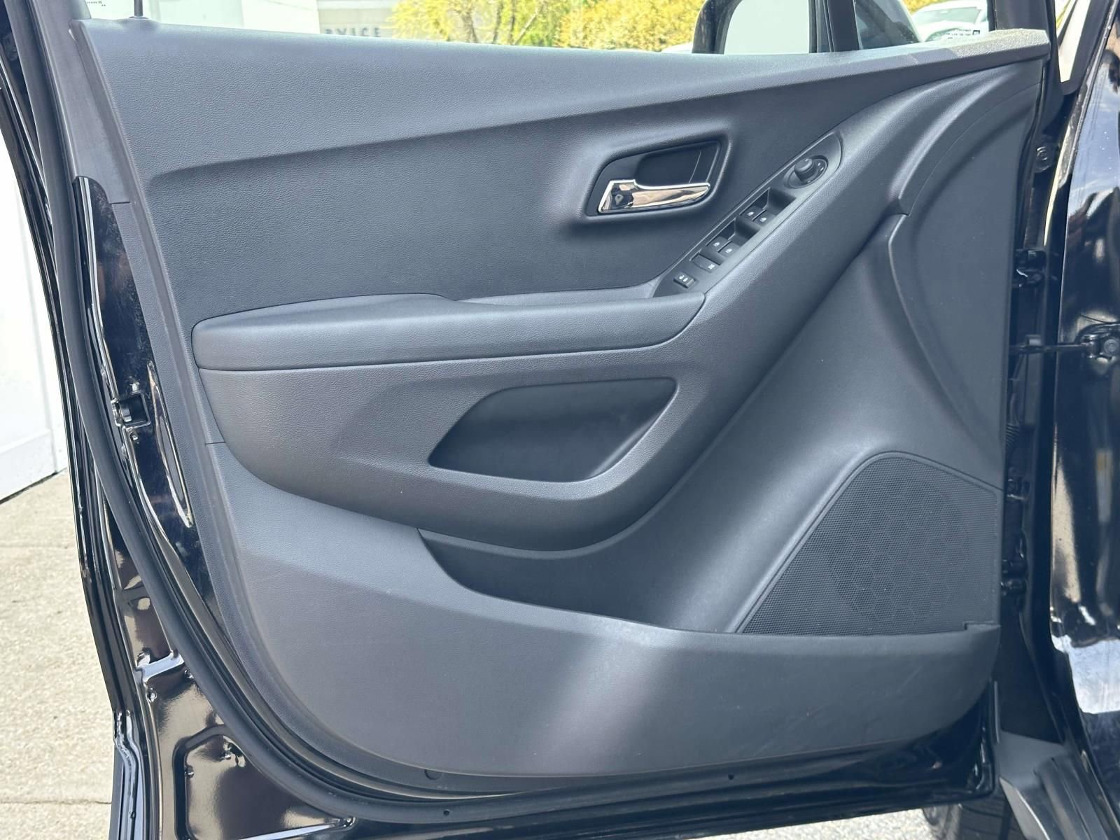 Used 2020 Chevrolet Trax LS w/ Tint and Cruise Package image 15