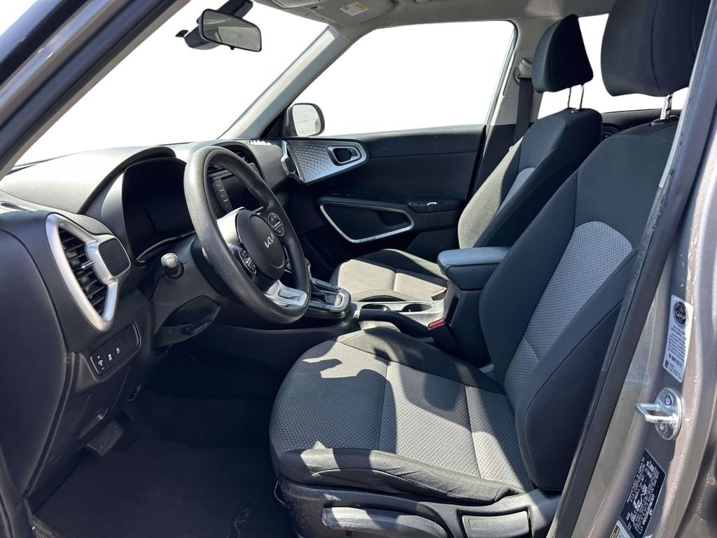 Used 2023 Kia Soul LX FWD image 11