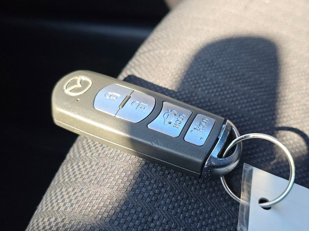 Used 2015 MAZDA MAZDA3 i Sport image 33