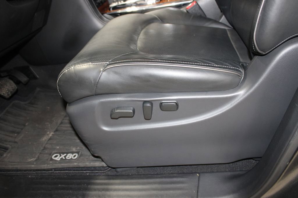 Used 2018 INFINITI QX80 4WD w/ Driver Assistance Package image 18