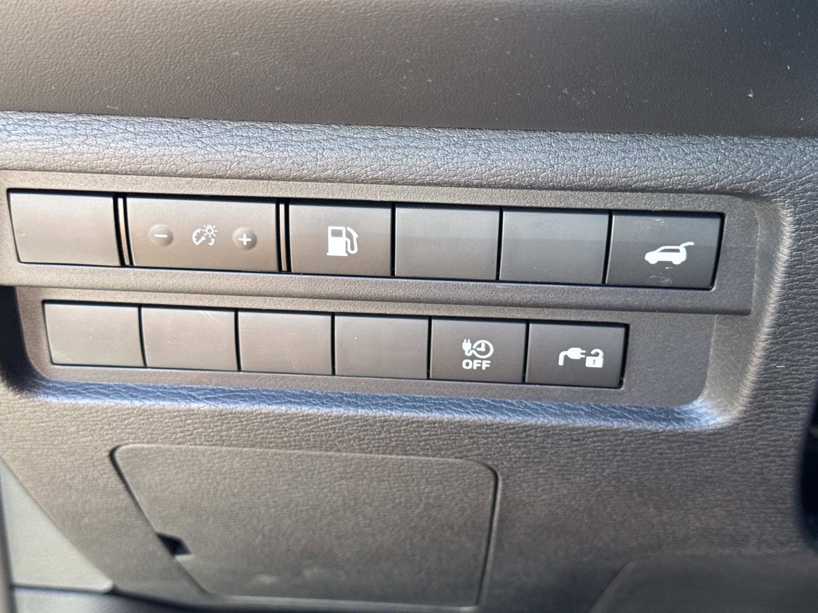 New 2025 Mitsubishi Outlander 4WD Plug-In Hybrid image 29