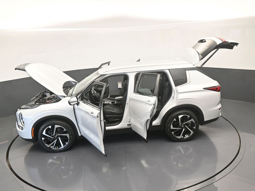 Used 2023 Mitsubishi Outlander SE image 73