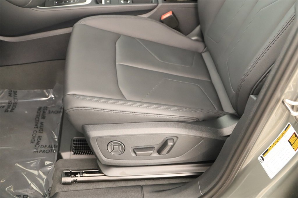 New 2025 Audi Q3 2.0T Premium image 25