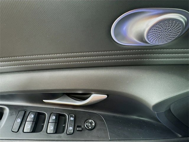 Used 2023 Hyundai Elantra Limited w/ Cargo Package image 14