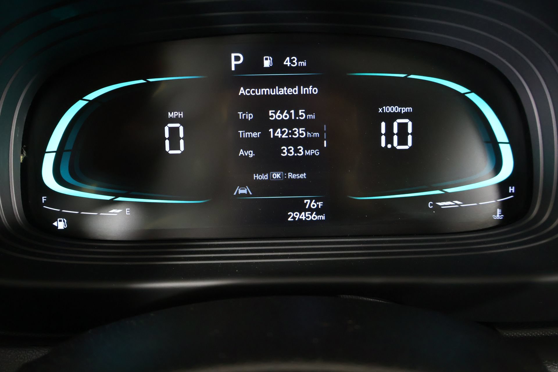 Used 2025 Hyundai Venue SEL FWD image 4