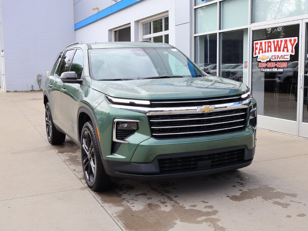 New 2027 Chevrolet Traverse LT w/ Driver Confidence Package FWD image 2