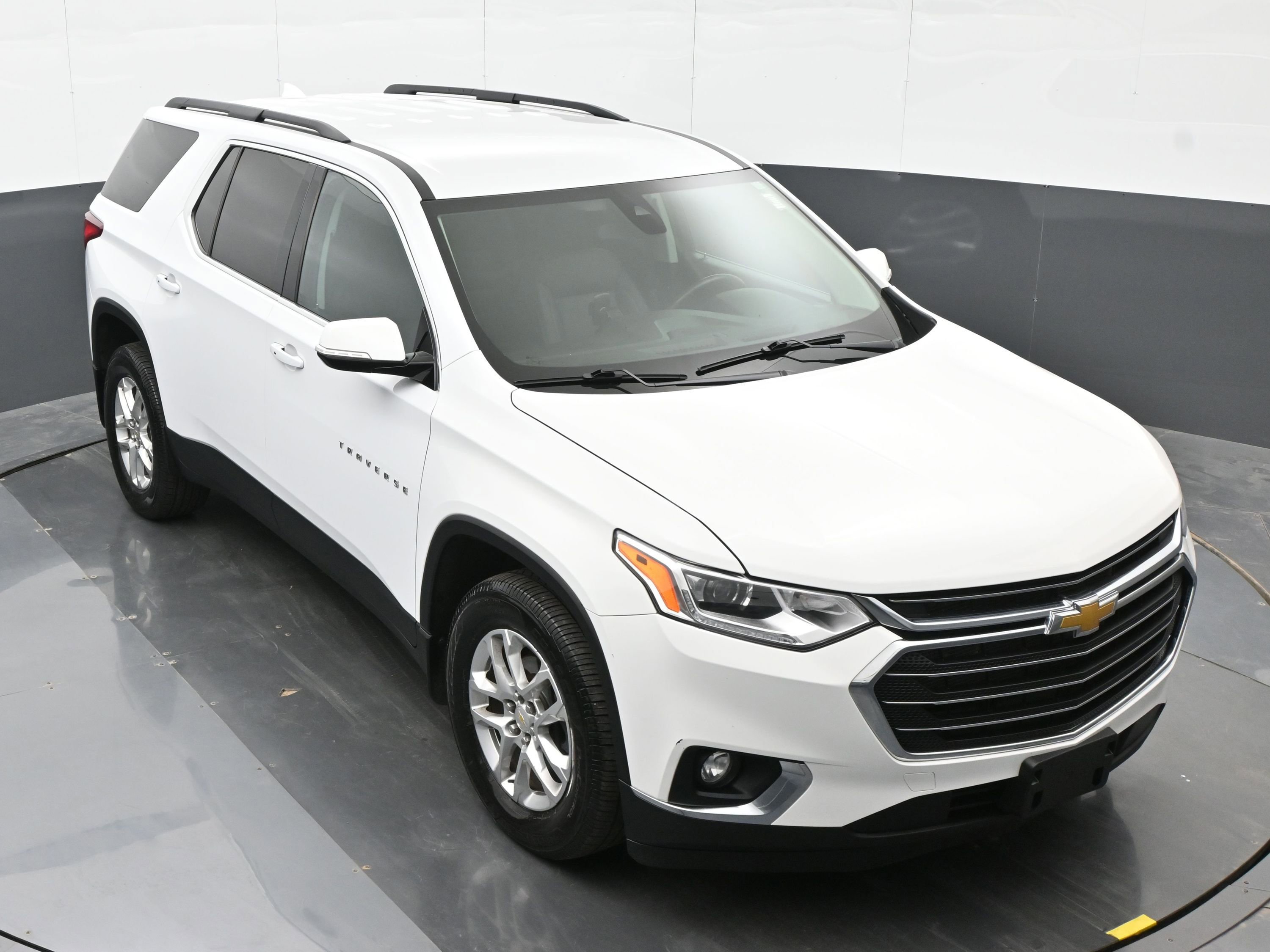 Used 2020 Chevrolet Traverse LT w/ Driver Confidence II Package AWD/4WD image 34