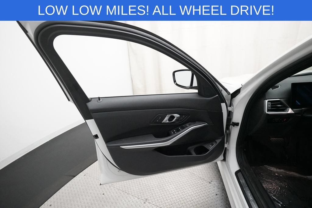 Used 2024 BMW 330i xDrive Sedan AWD/4WD image 27