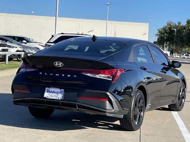 Used 2026 Hyundai Elantra Sport FWD image 4