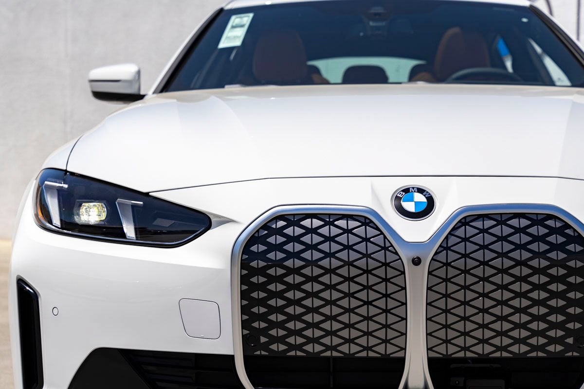 New 2026 BMW i4 eDrive40 w/ Premium Package RWD image 9