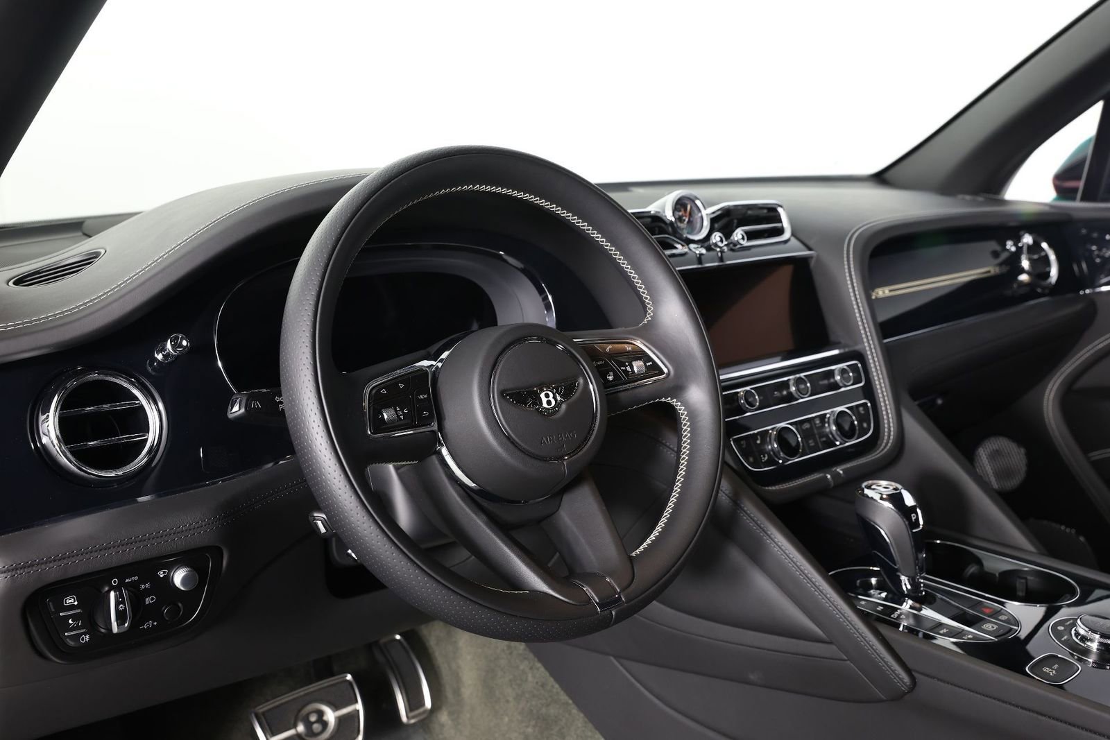 Used 2023 Bentley Bentayga Extended Wheelbase image 19