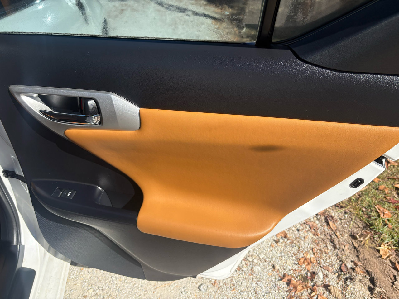 Used 2011 Lexus CT 200h image 18