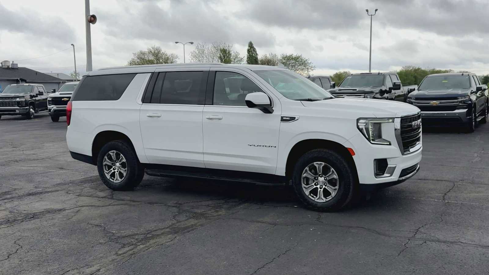 Certified 2023 GMC Yukon XL SLE w/ Max Trailering Package AWD/4WD image 2