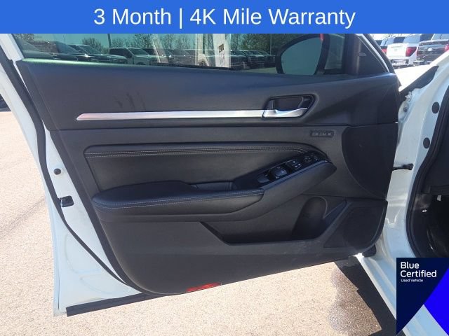Used 2020 Nissan Altima 2.0 Platinum FWD image 22