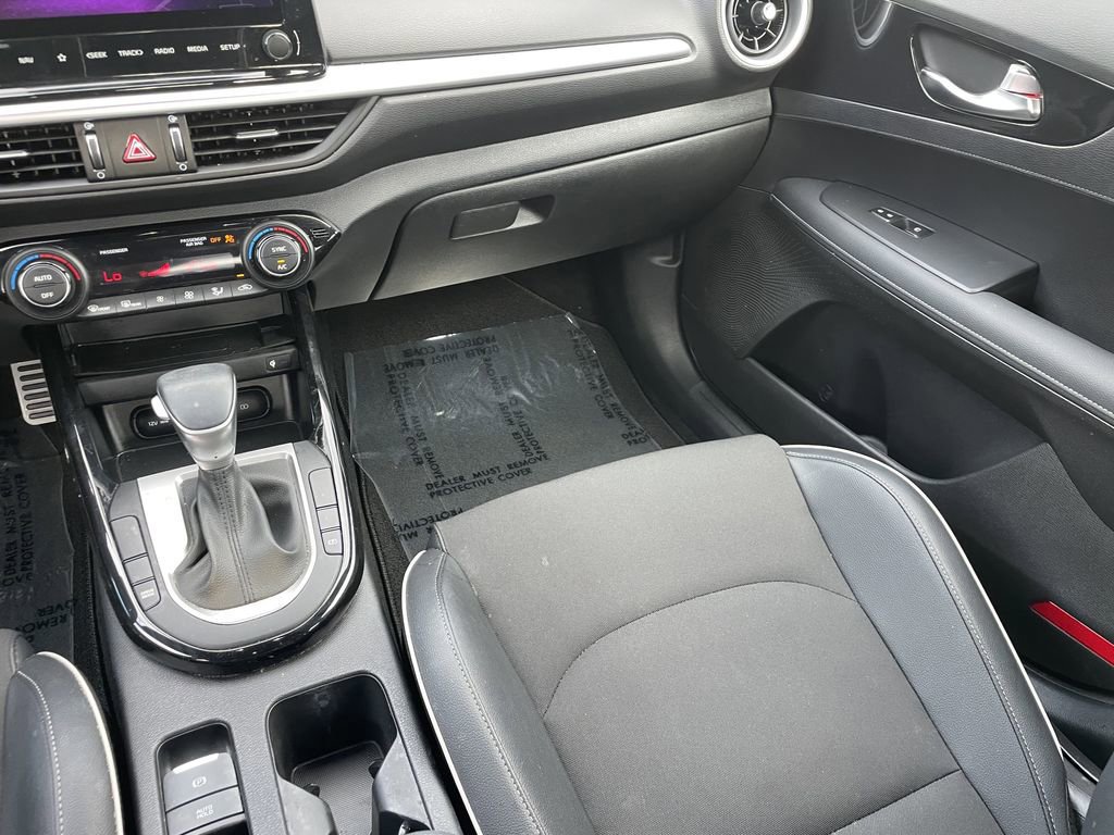 Certified 2024 Kia Forte GT-Line w/ GT-Line Premium Package FWD image 17