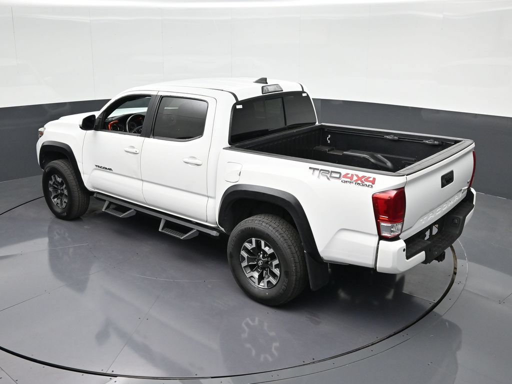 Used 2018 Toyota Tacoma TRD Off-Road w/ Technology Package AWD/4WD image 20