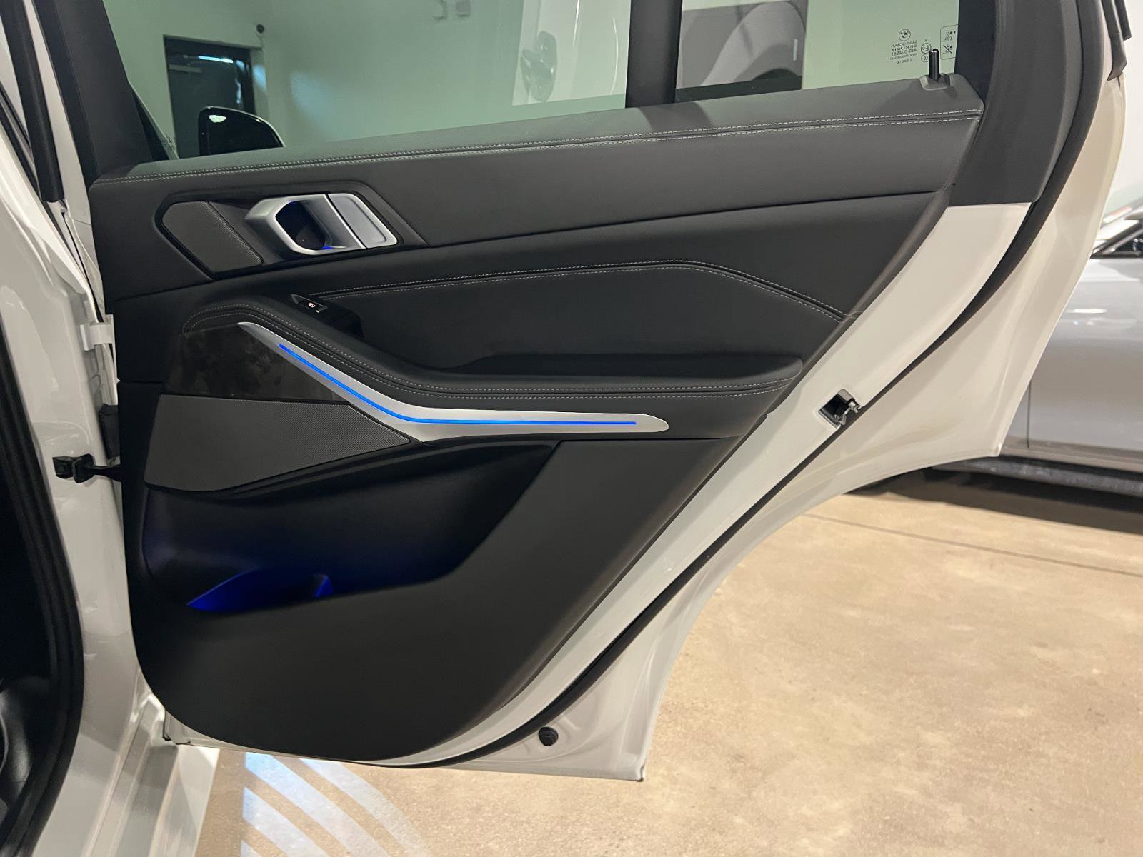 Used 2025 BMW X5 xDrive50e w/ M Sport Package image 39