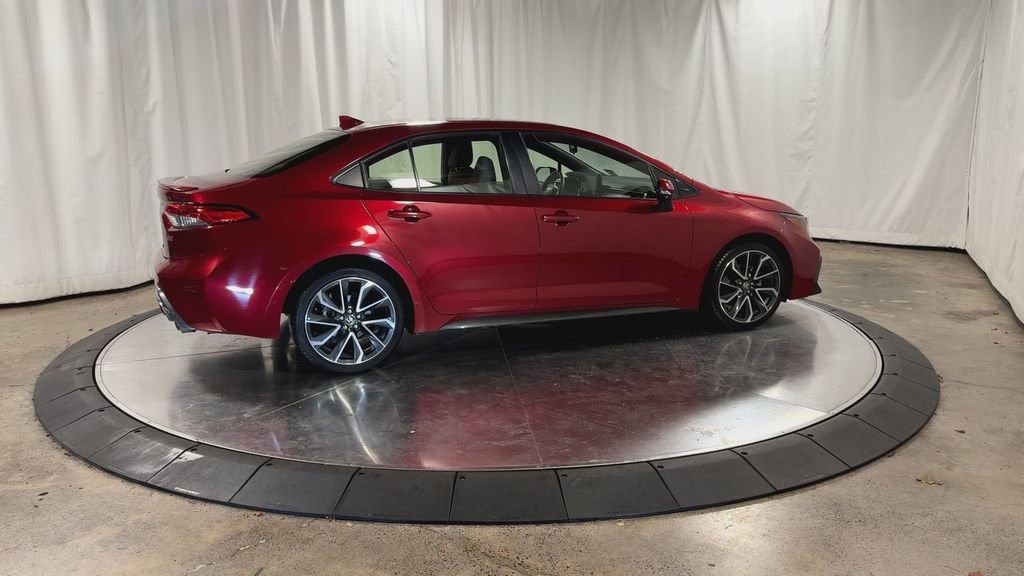 Used 2022 Toyota Corolla SE image 2