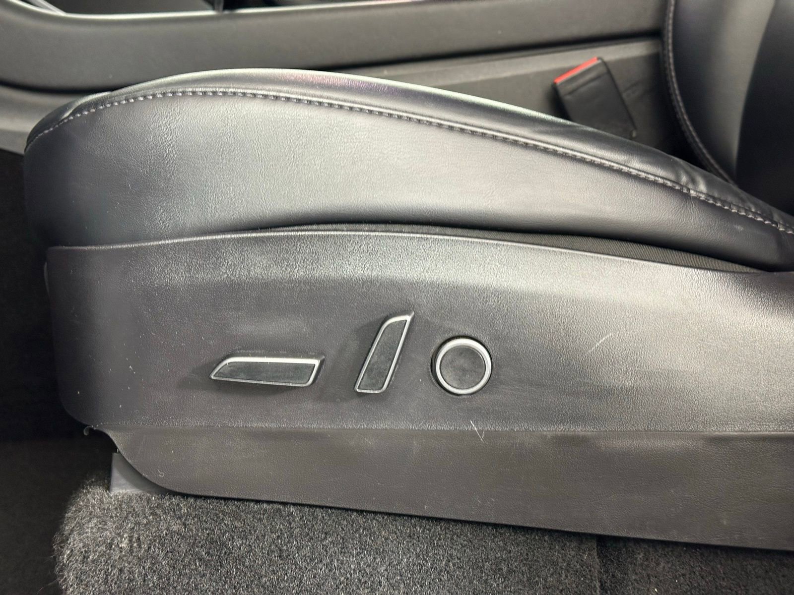 Used 2021 Tesla Model Y Long Range image 11