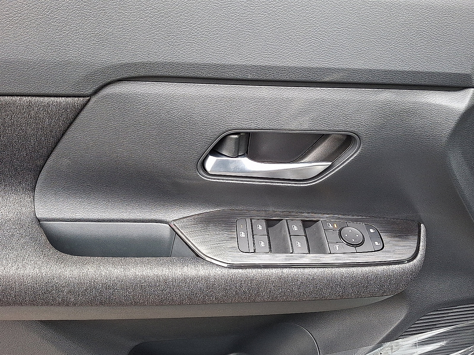 New 2026 Nissan Kicks SV w/ SV Premium Package image 11