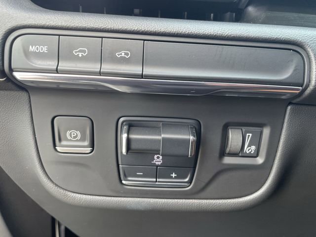 Used 2021 Cadillac Escalade Premium Luxury w/ Driver Assist Tech Package image 18