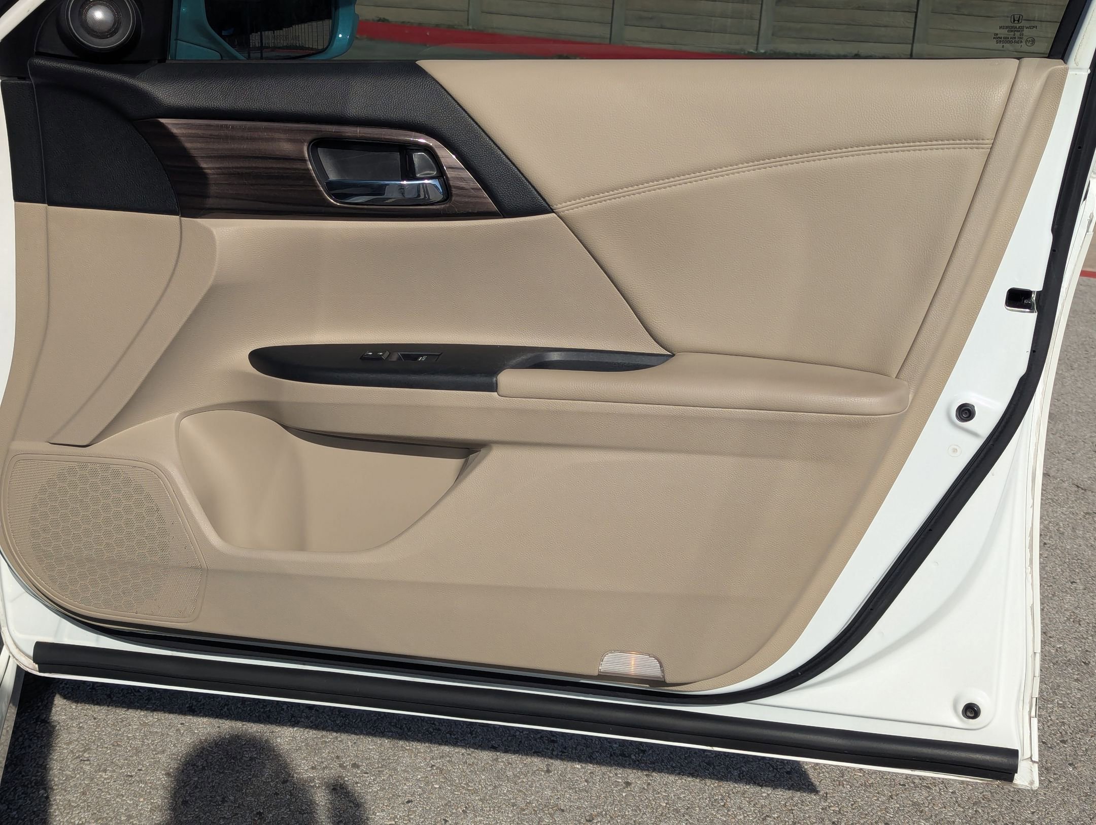 Used 2016 Honda Accord Touring image 28