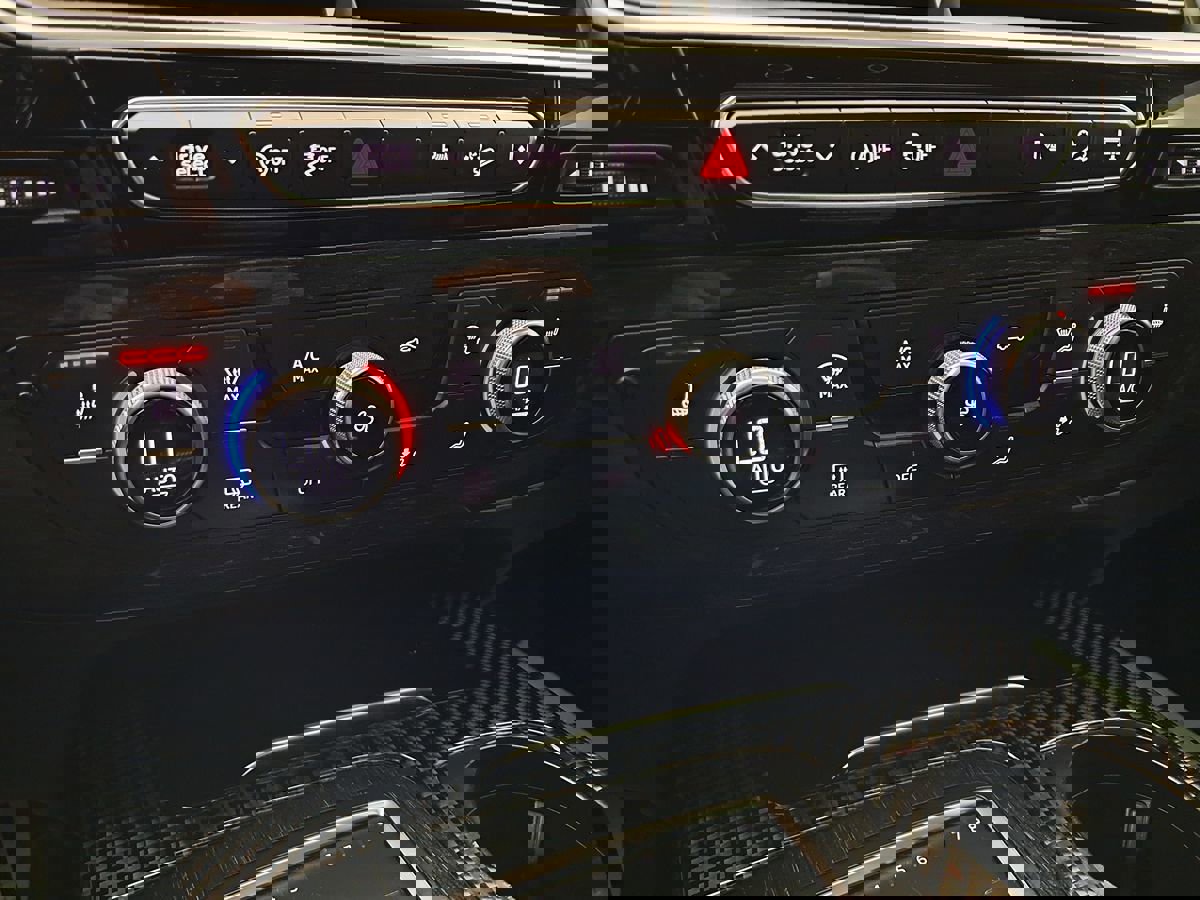 Used 2017 Audi Q7 3.0T Premium w/ Towing Package image 16