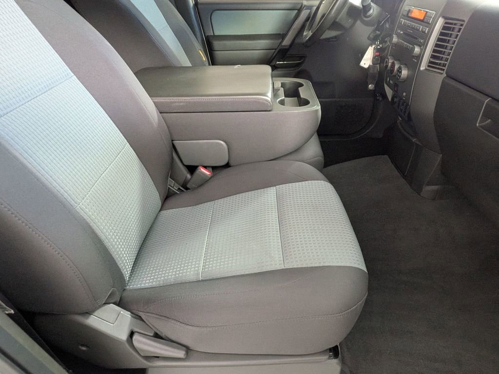 Used 2006 Nissan Titan SE RWD image 26