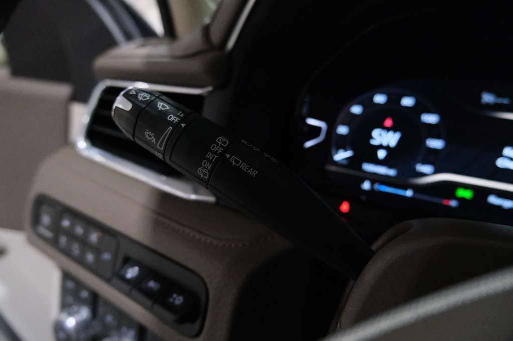Used 2022 GMC Yukon XL Denali w/ Advanced Technology Package AWD/4WD image 42