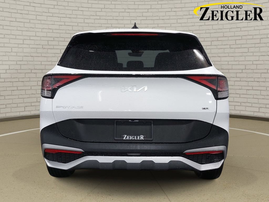 Used 2025 Kia Sportage LX image 6
