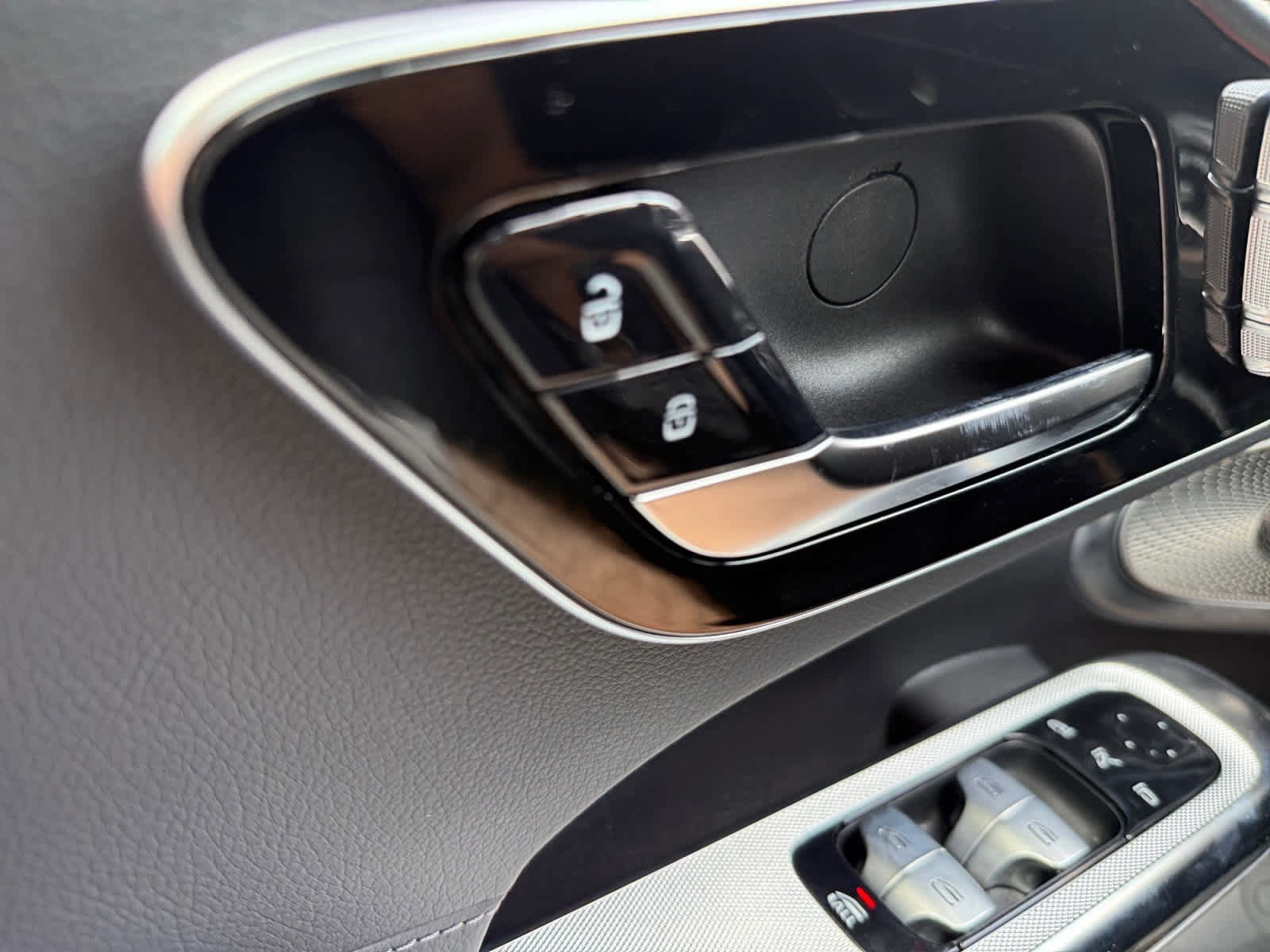 Certified 2024 Mercedes-Benz CLE 450 4MATIC Cabriolet image 23