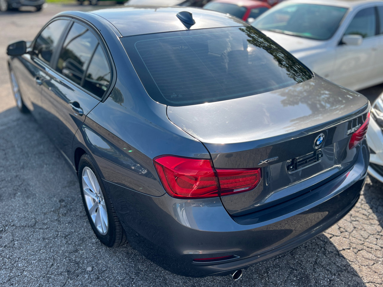 Used 2018 BMW 320i xDrive Sedan image 14