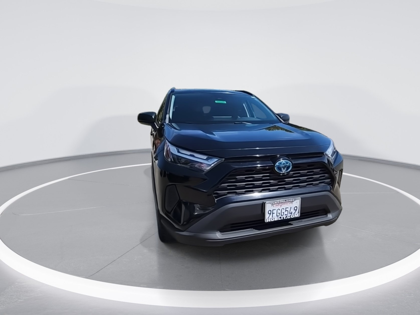Used 2023 Toyota RAV4 LE AWD/4WD image 3