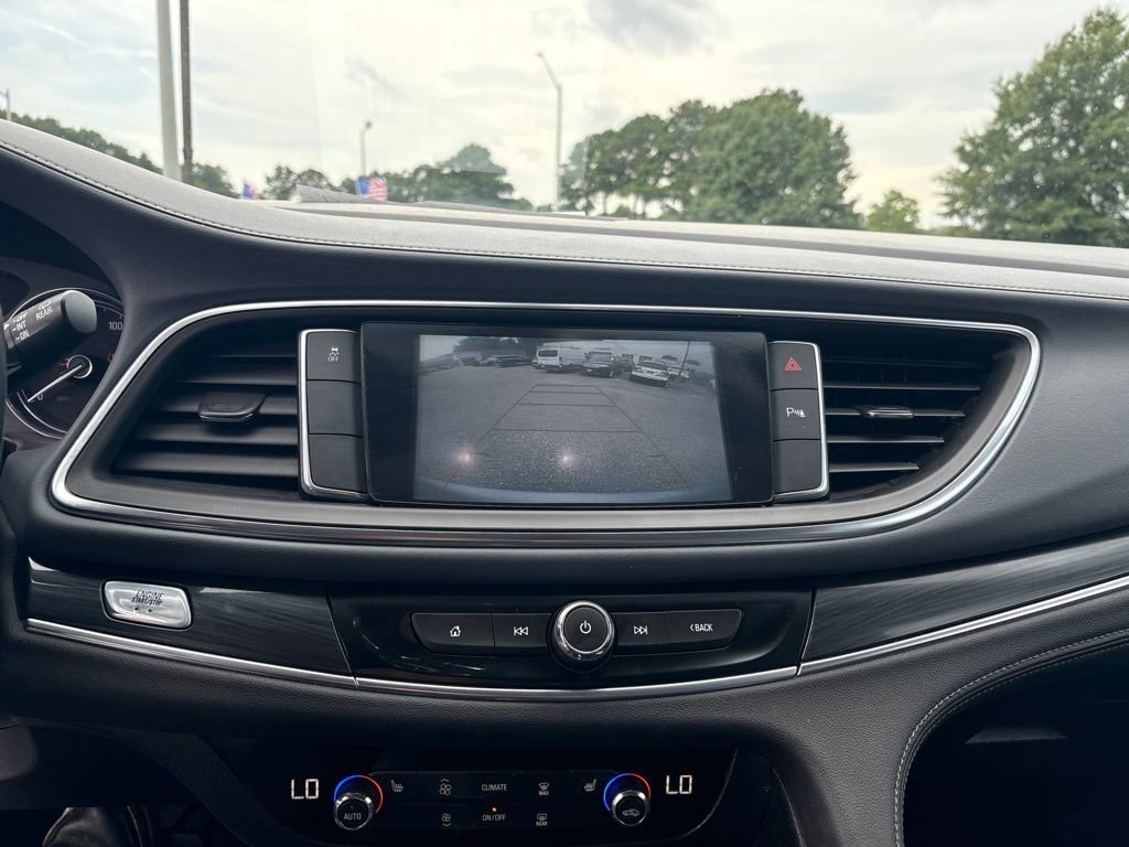 Used 2019 Buick Enclave Essence FWD image 17