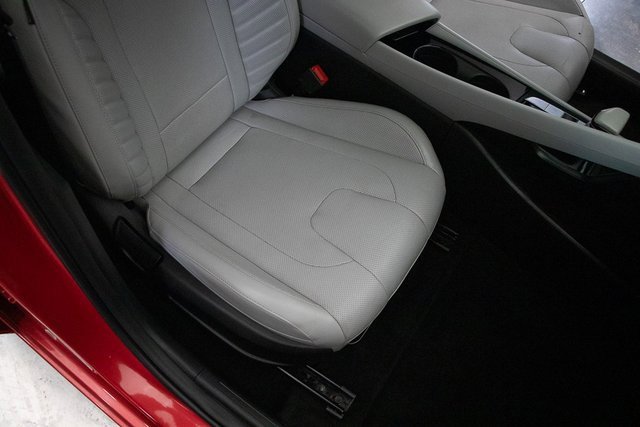 Used 2021 Hyundai Elantra Limited w/ Cargo Package image 17