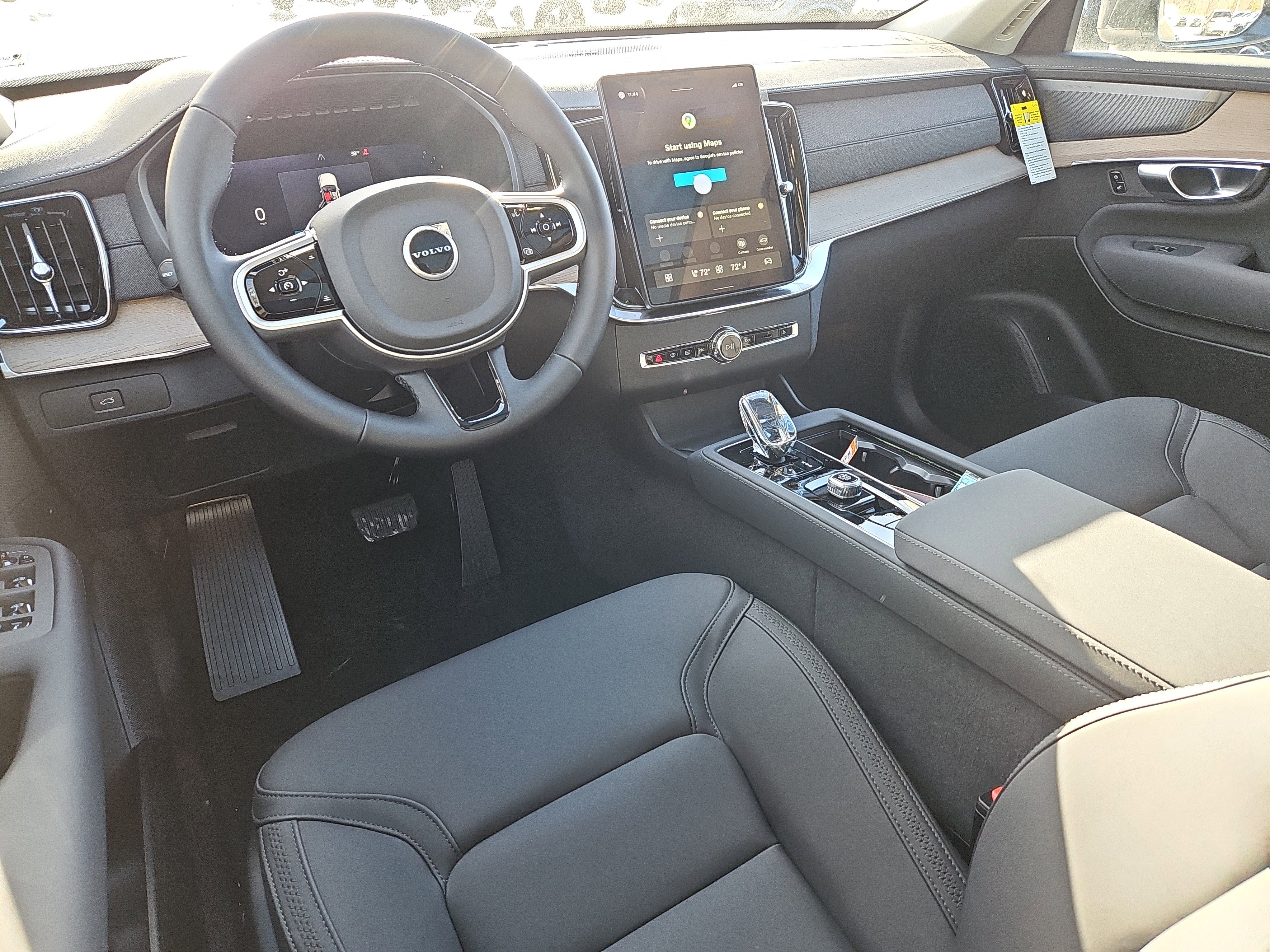 New 2026 Volvo XC90 B6 Plus w/ Protection Package Premier image 3