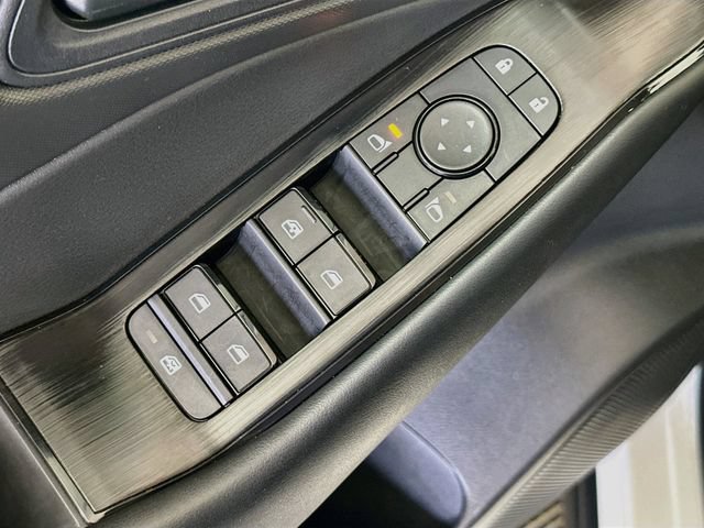 Used 2025 Nissan Rogue S FWD image 19