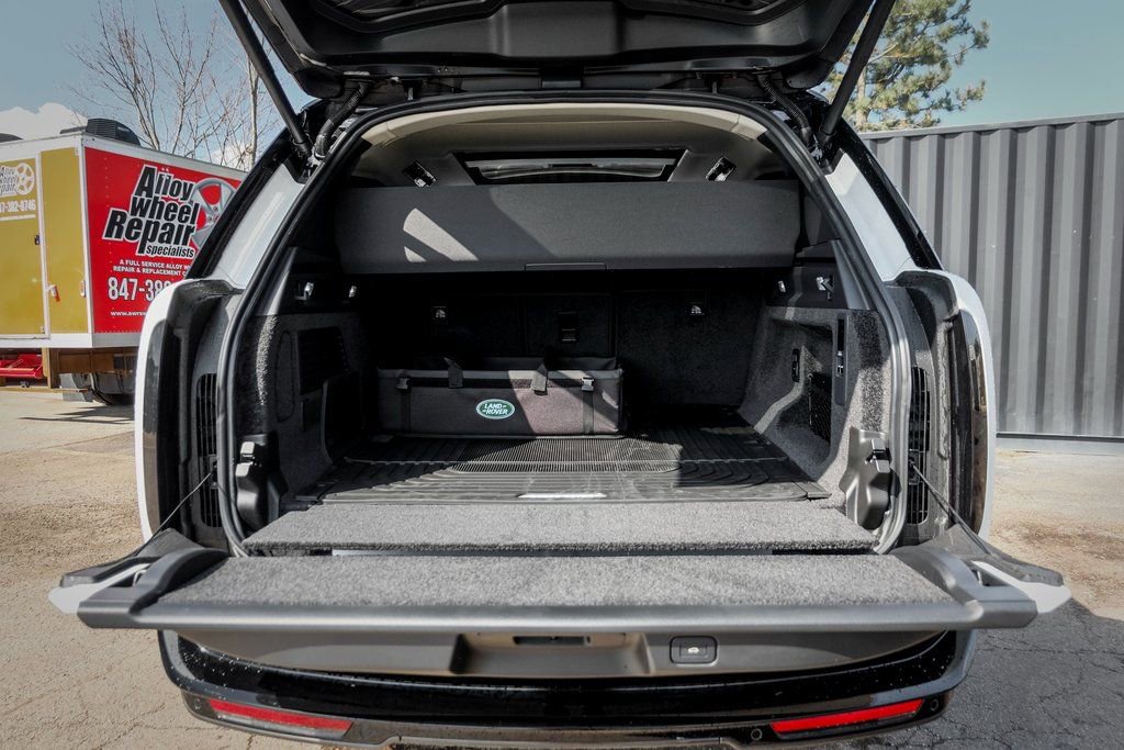 New 2025 Land Rover Range Rover SE image 8