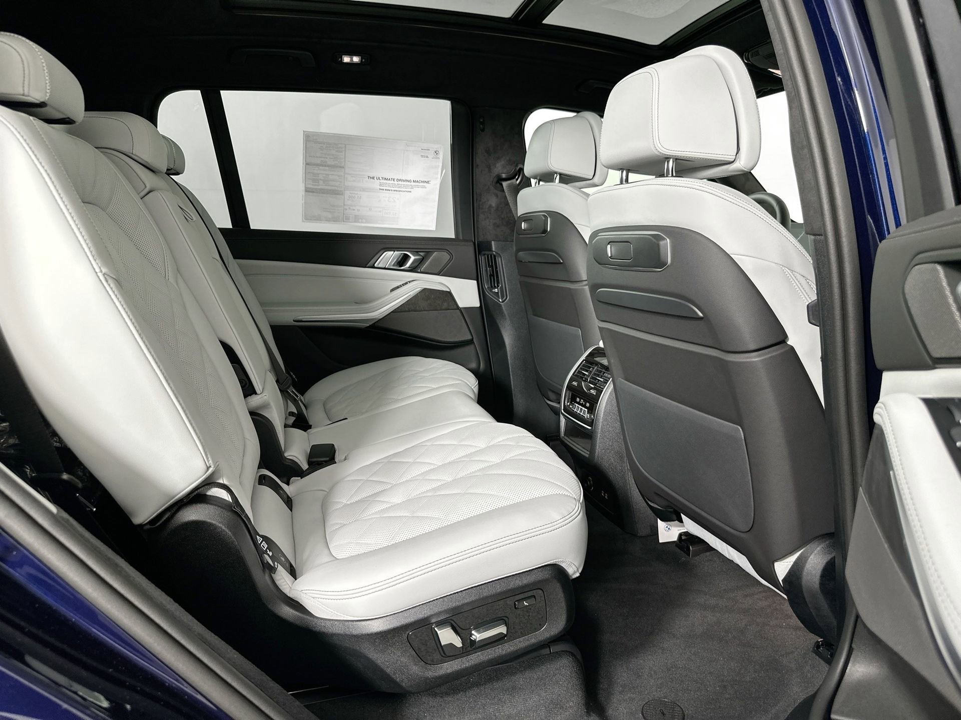 Used 2026 BMW X7 xDrive40i w/ M Sport Package image 25