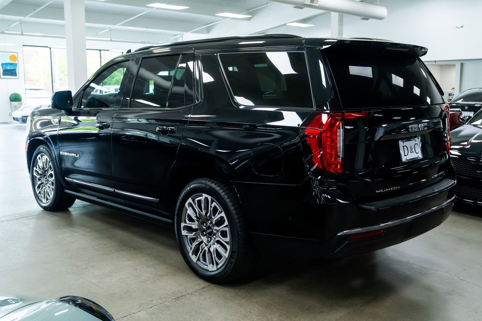 Used 2024 GMC Yukon Denali Ultimate AWD/4WD image 5