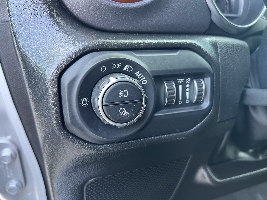 Used 2022 Jeep Gladiator Mojave AWD/4WD image 15
