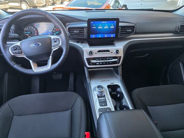 Used 2023 Ford Explorer XLT image 12