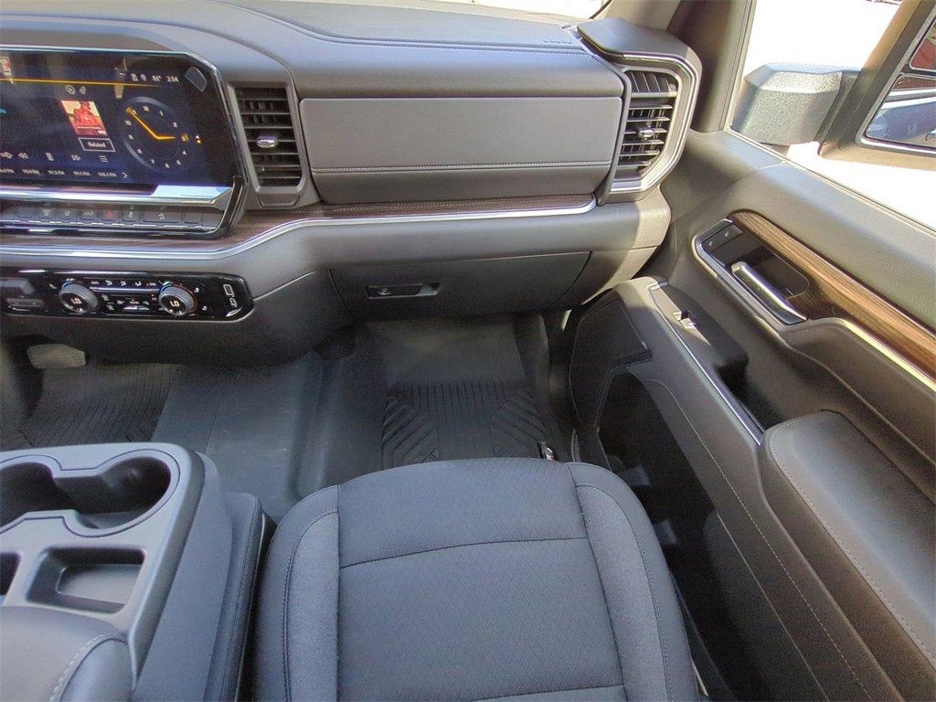 Used 2025 Chevrolet Silverado 2500 LT image 17