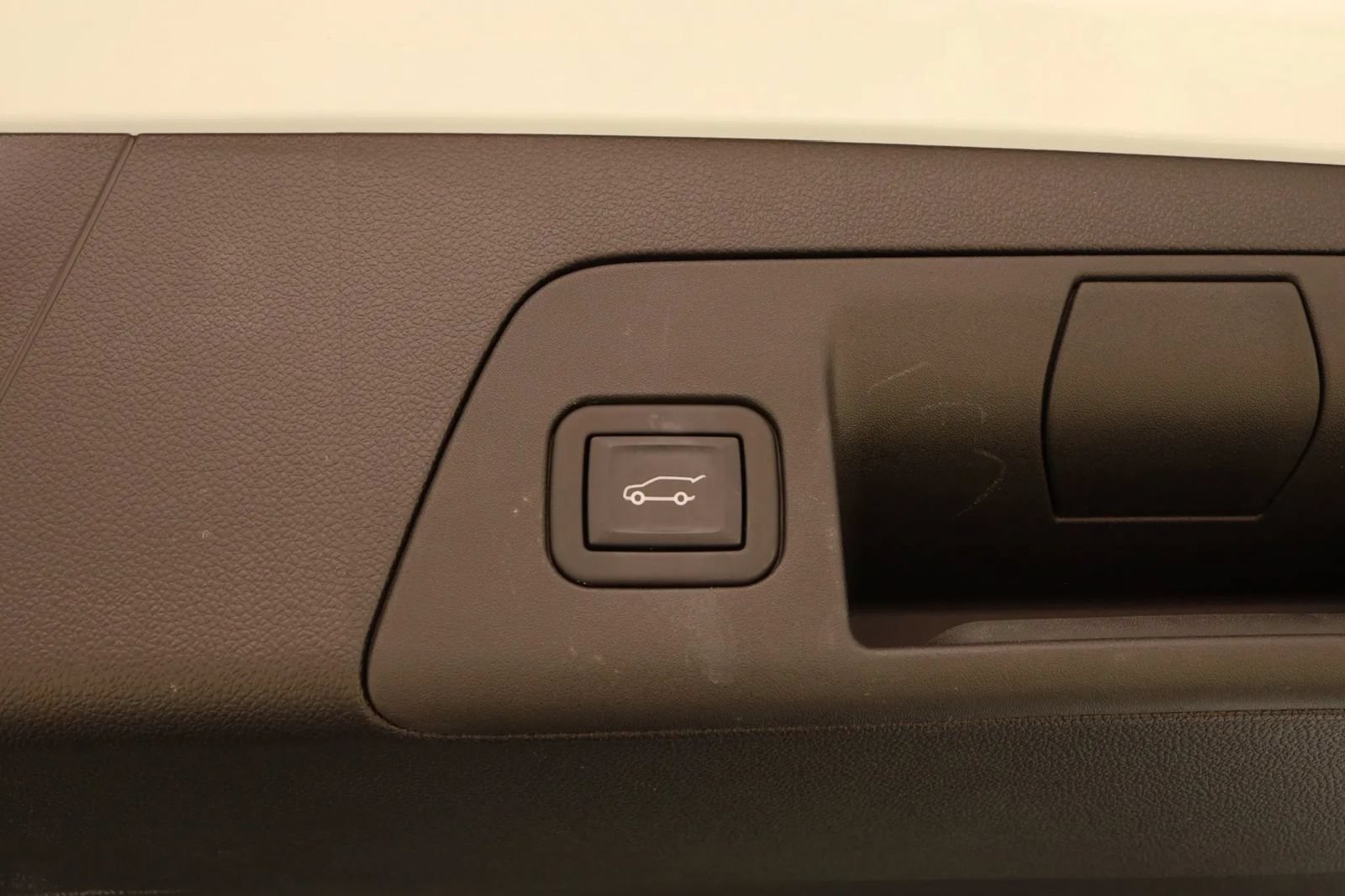 Used 2023 Buick Envision Essence AWD/4WD image 41