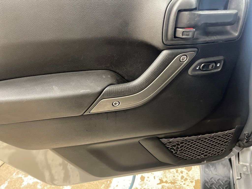 Used 2014 Jeep Wrangler Unlimited Sport w/ Quick Order Package 24S AWD/4WD image 15