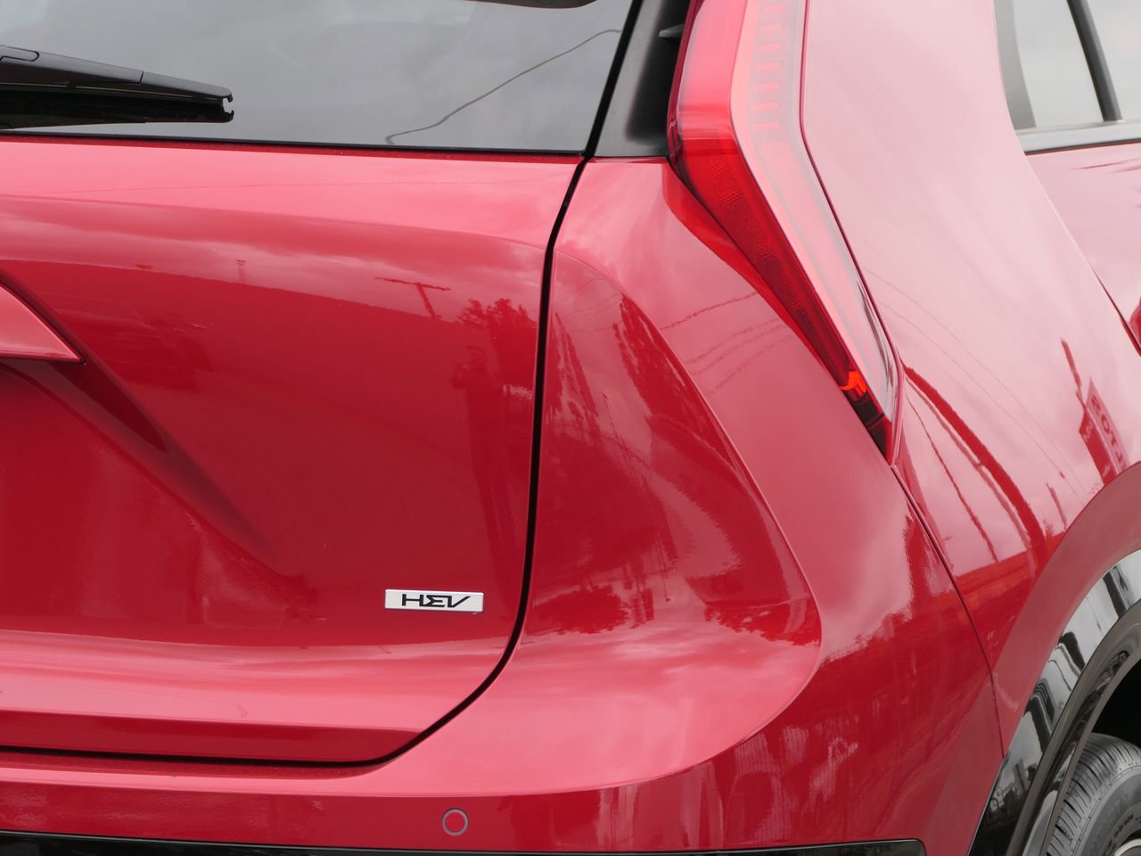 Used 2023 Kia Niro EX Touring image 4