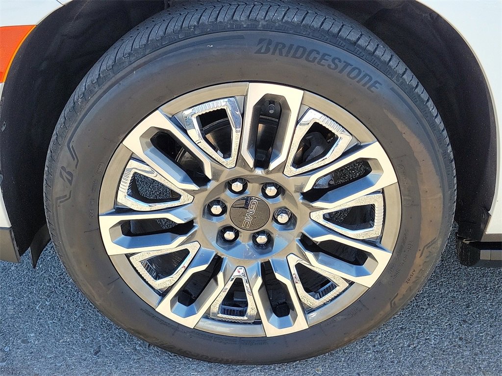 Used 2023 GMC Yukon Denali Ultimate image 14